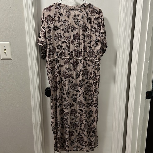Others Follow Button Midi Dress - Picture 4 of 8